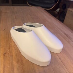 Fear of God California 2.0 in Greige